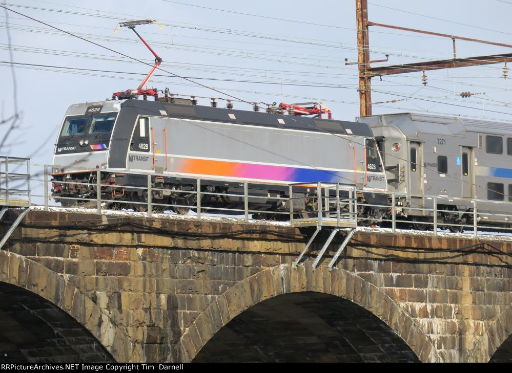 NJT 4628 pushes toward Trenton